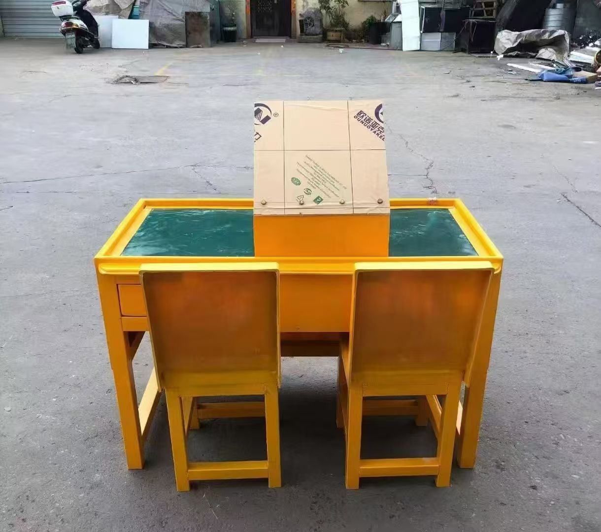 衡东防静电导通桌井下煤矿火工品发放桌：危险品流转的安全守护者